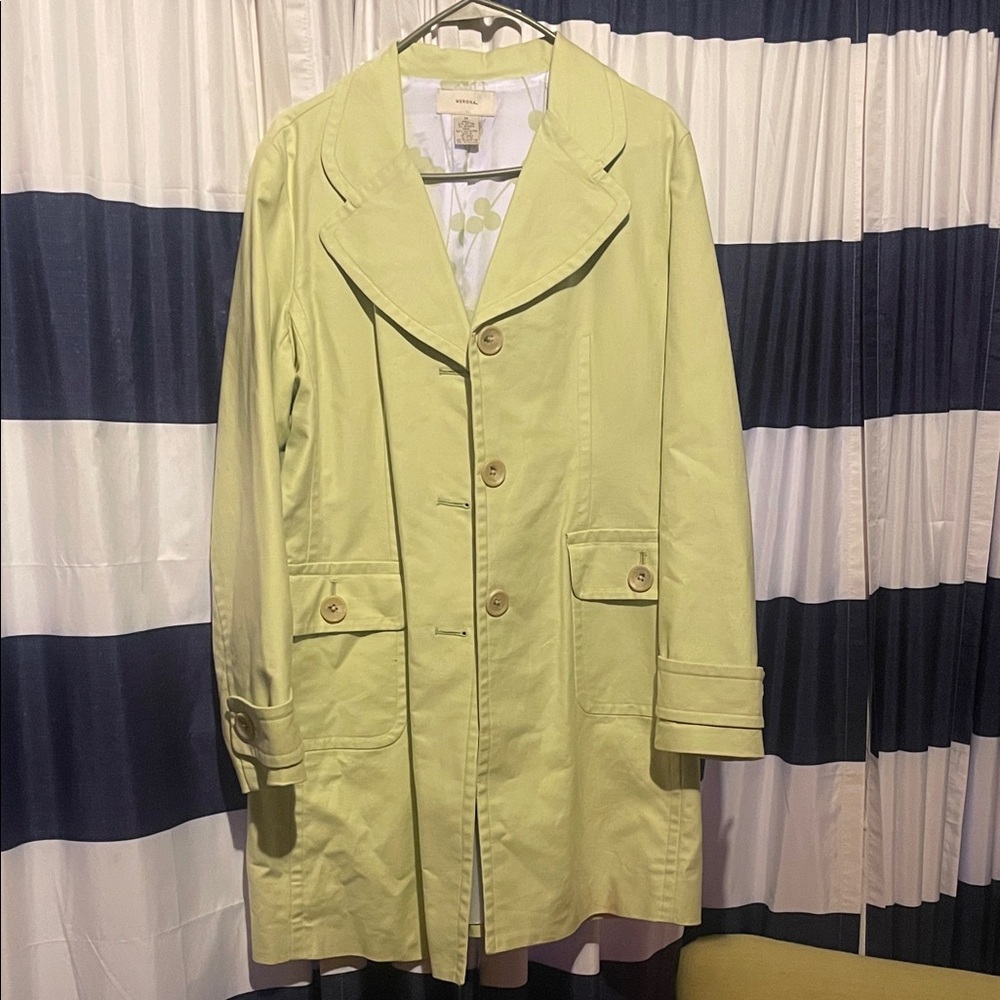 Woman’s Mid length Trench Coat, size M